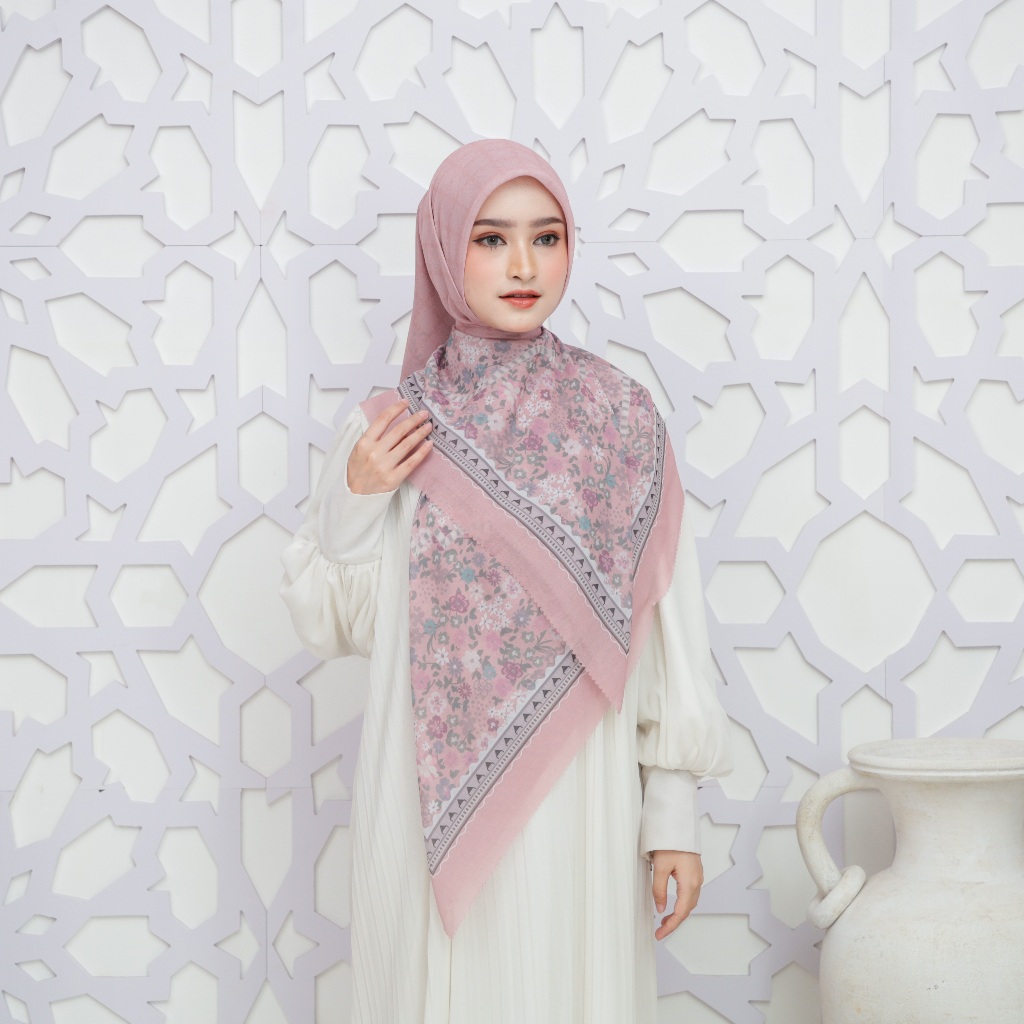 Hijabwanitacantik Segiempat Syar'I (130X130 ) Voal Premium Digital Printing Motif Cantik Elegan