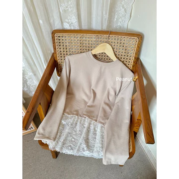 Jennie Blouse Knit Vintage Korea Adem Renda Unik