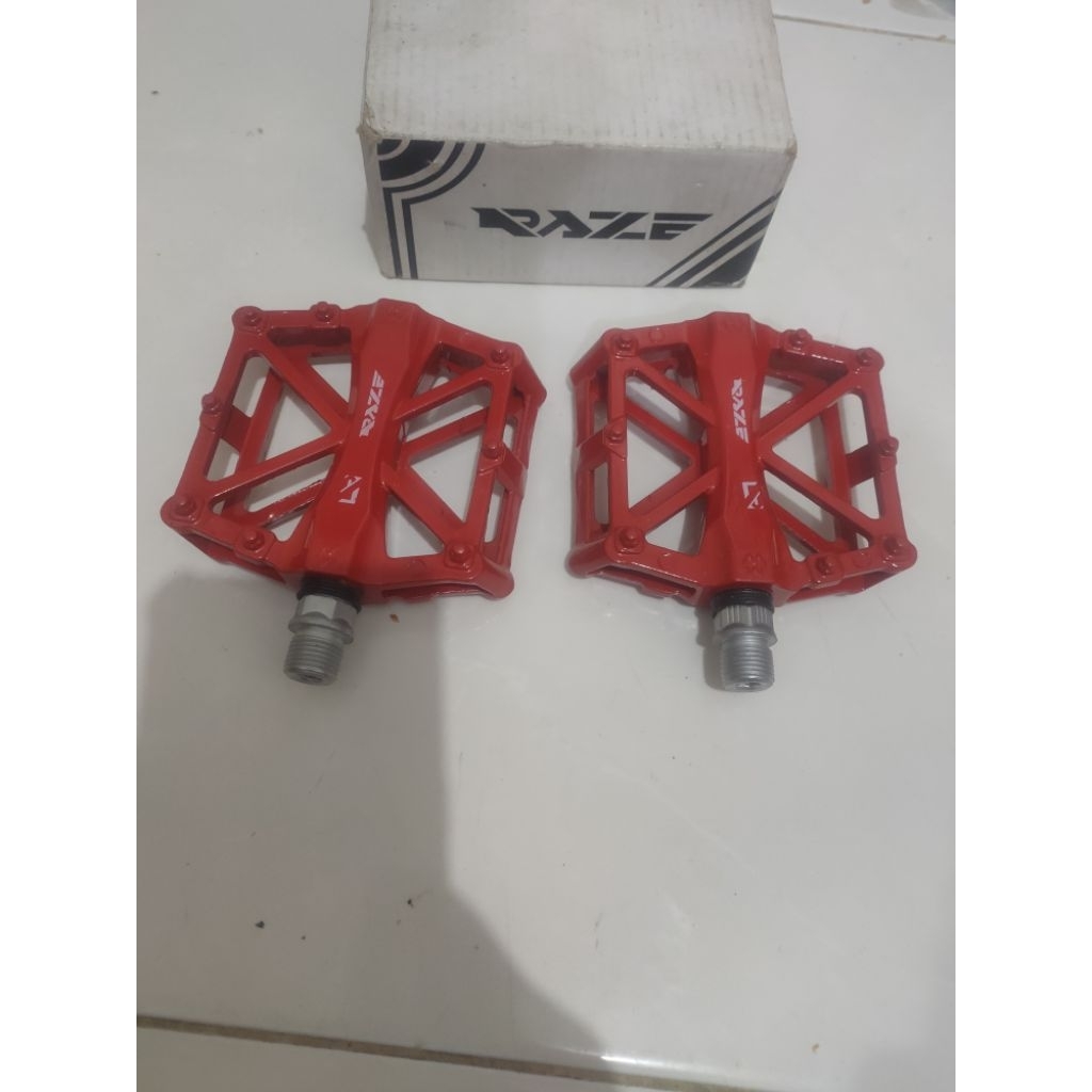 Jual pedal sepeda RAZE P78 alloy bearing hitam merah | Shopee Indonesia
