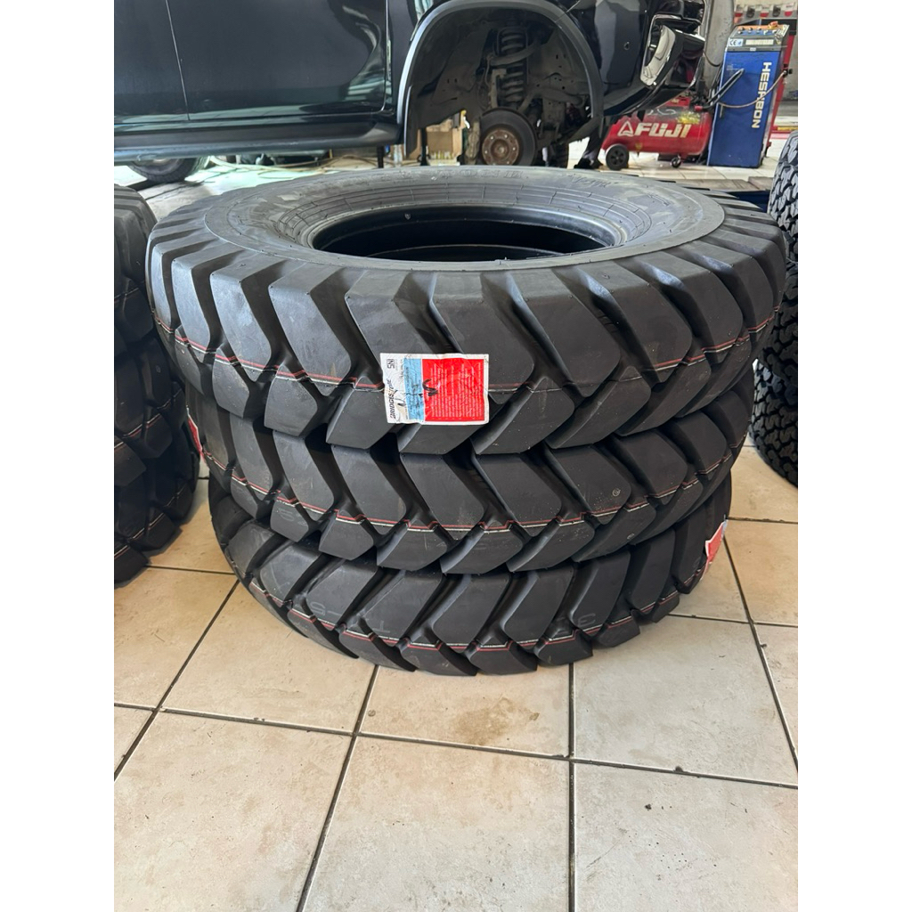 Jual Ban truk 900 r20 kembang kasar Bridgestone VLug VLGN 900-20 Ban ...