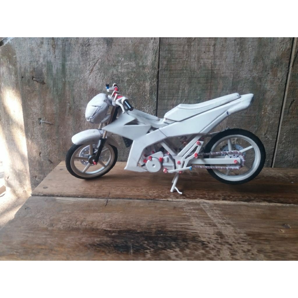 Jual miniatur. bahan. tingga di cat. satria f injejksi. 1:12 dan bisa ...