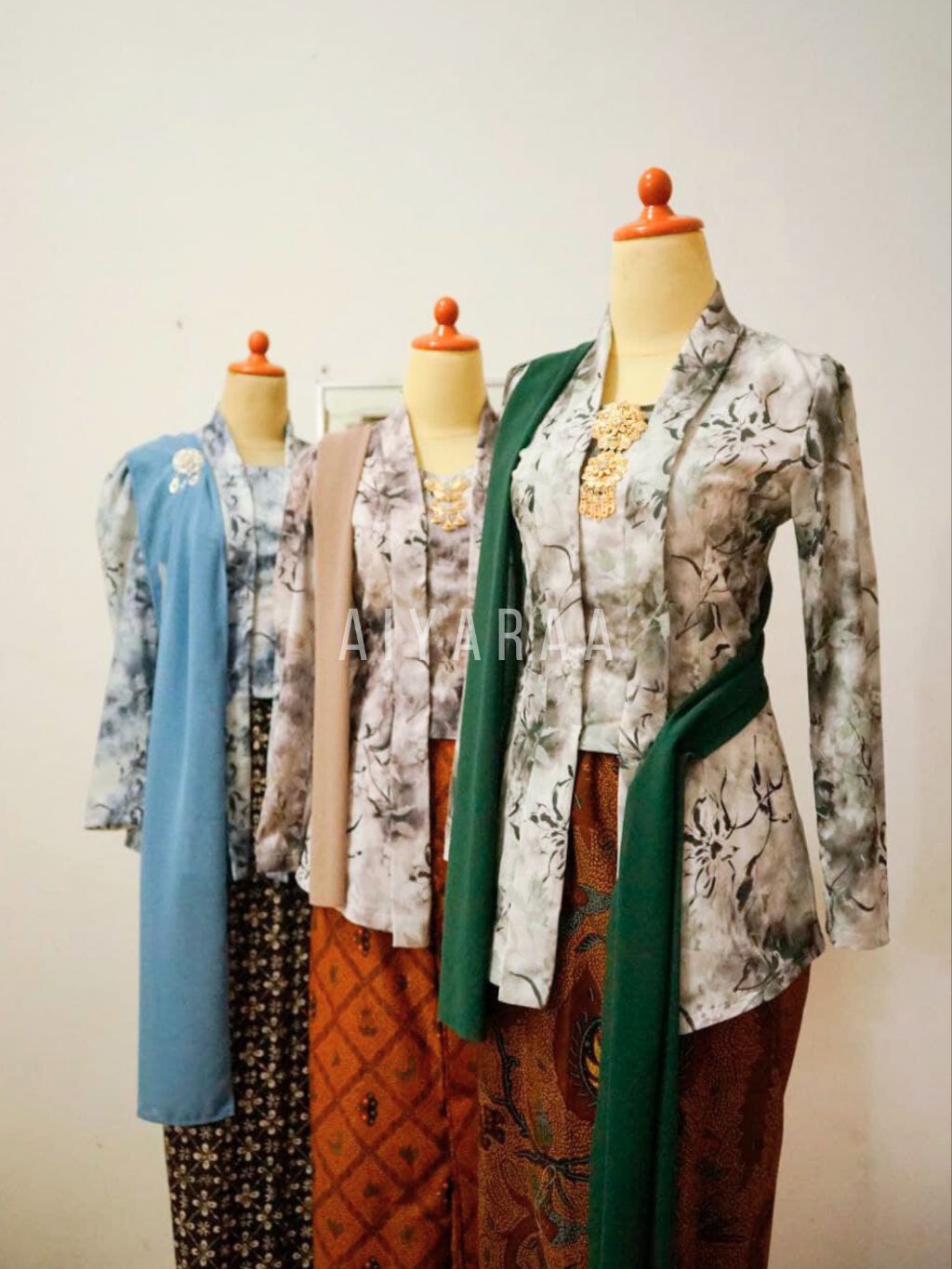 Jual KEBAYA KUTU BARU MOTIF FLORAL MODERN KLASIK SOFT TONES | Shopee ...