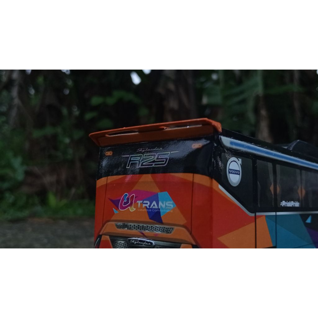 Jual PAPERCRAFT BUS UTRANS SKYLANDER R25 | Shopee Indonesia
