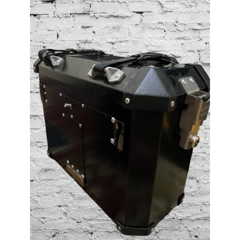 Jual Side Box Alumunium Pannier Badak Hitam 27 Liter | Box Pannier ...