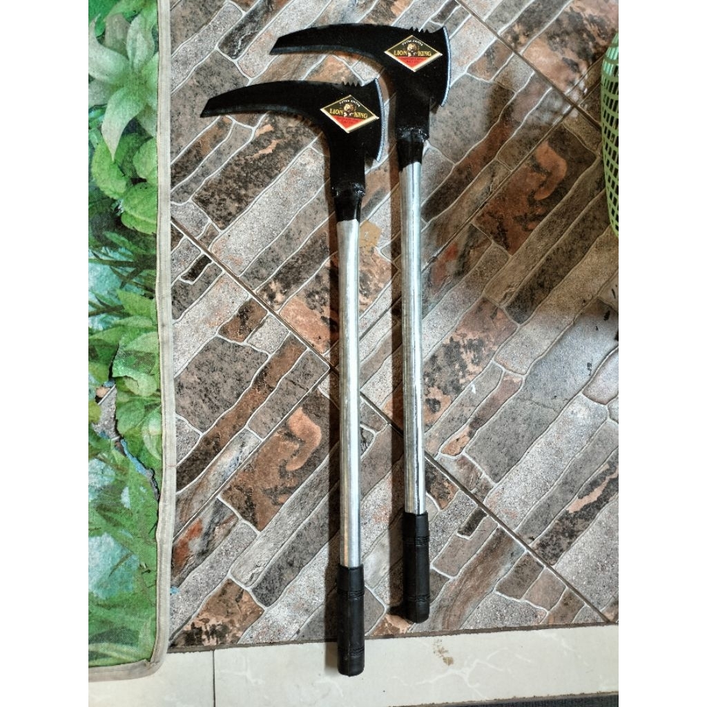 Jual alat 2 in 1 sabit potong rumput dahan ranting | Shopee Indonesia