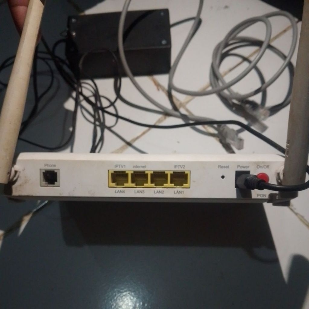 Jual Router ZTE F670L port biru ex Indihome lengkap adaptor, garansi ...