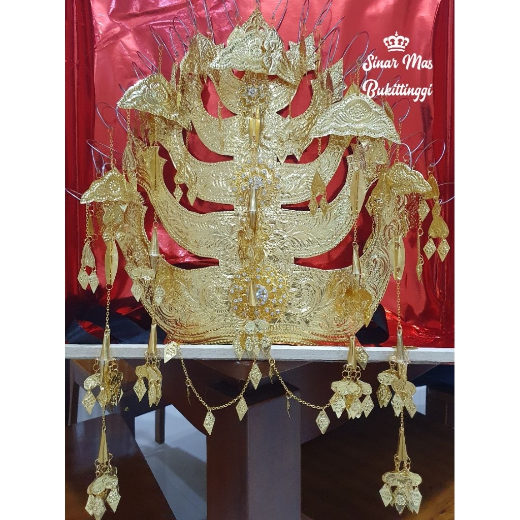 U qopol ravishda ajratdi va birinchi kursni qopol sikdi