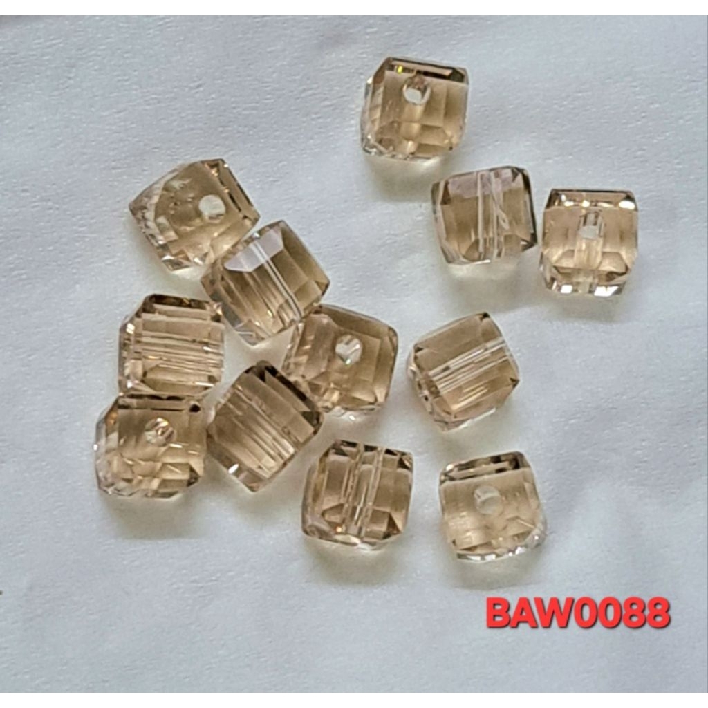 Jual Manik-manik kristal austria bentuk kotak 6 mm warna light brown ...
