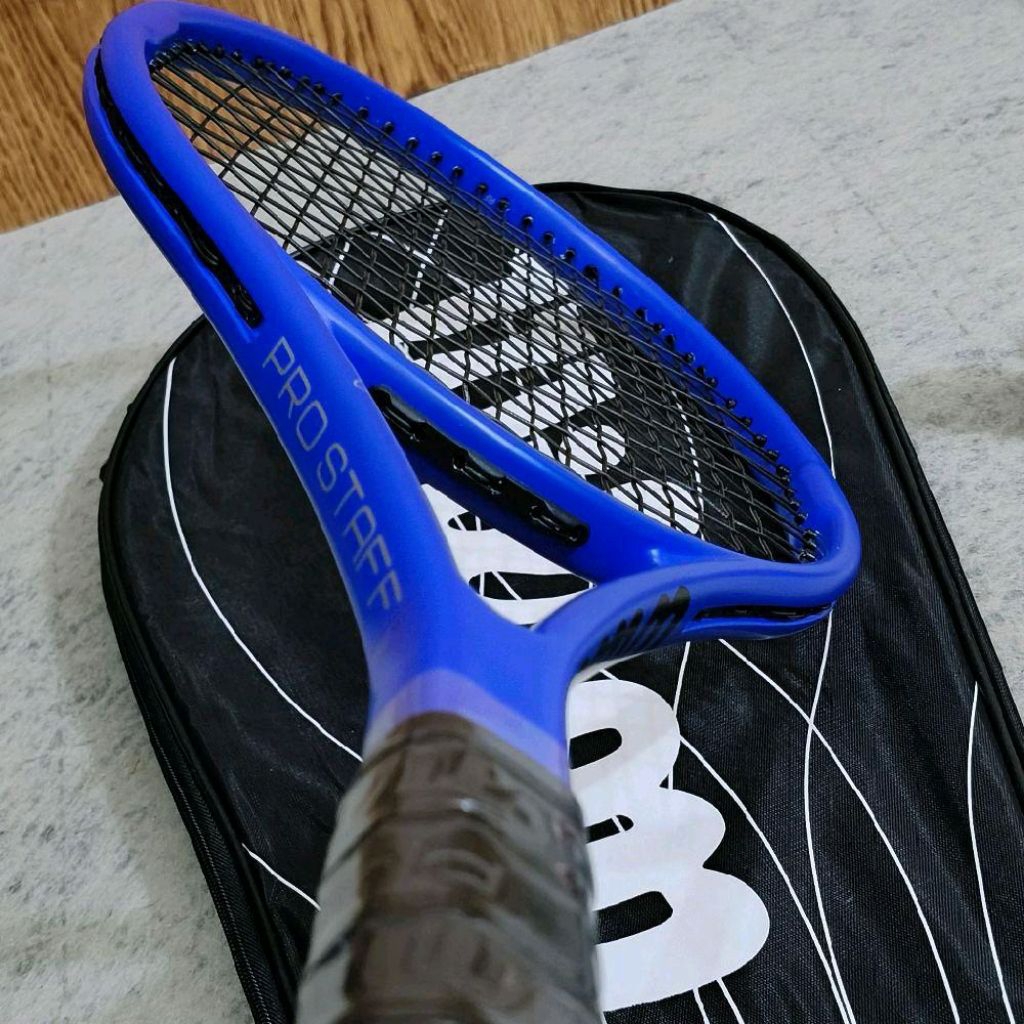 Jual Raket Tenis Pemula Wilson Pro Staff v12 Carbon Blue Siap Pakai ...