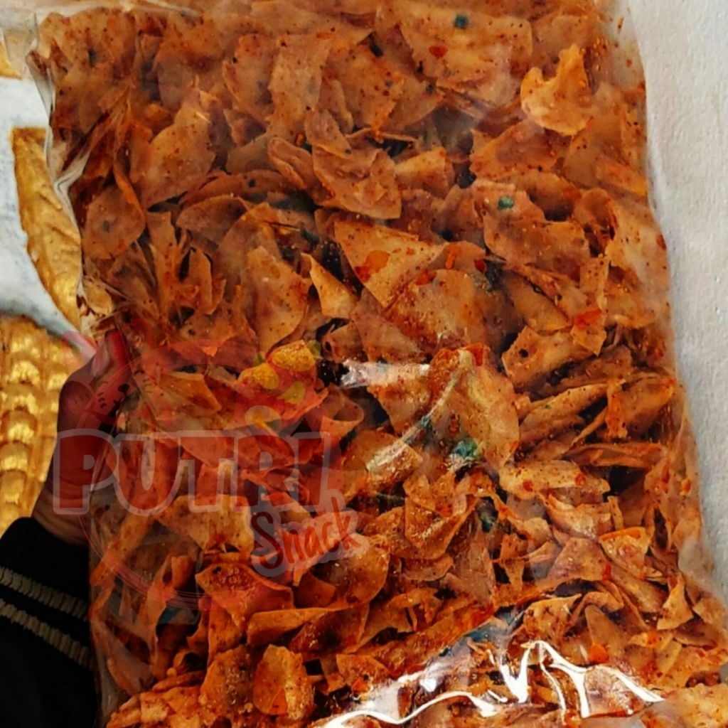 Jual Keripik keriwil / keripik kripset 1kg singkong kriwil extra pedas ...