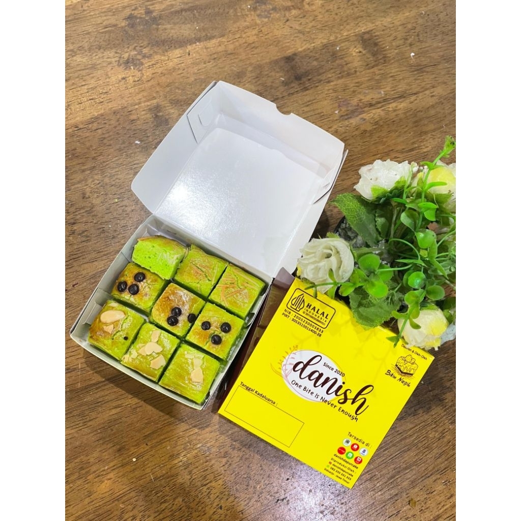 Jual Danish Mini Lekker Holland Pandan / Boterkoek 10x10 (9 Potong ...