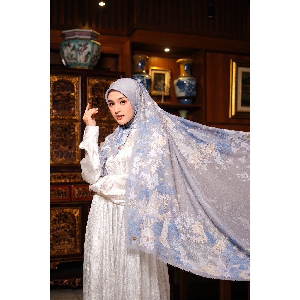 INCLUDE BOX Radwah Swanagara Scarf Kerudung Motif Segi Empat Wanita