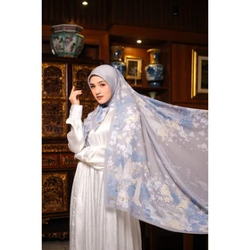 INCLUDE BOX Radwah Swanagara Scarf Kerudung Motif Segi Empat Wanita