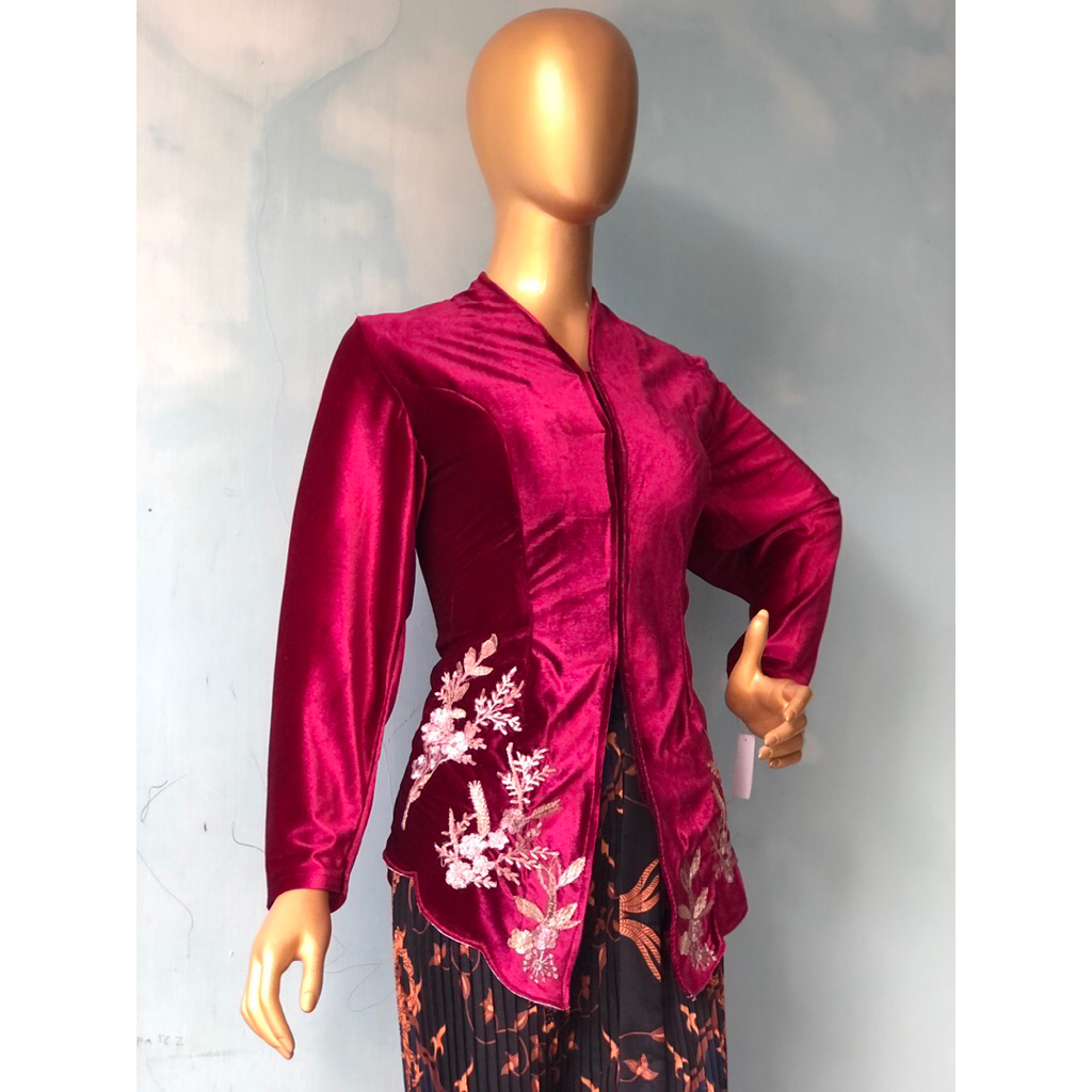 Jual Kebaya janggan Bordir bunga motif kerah setali ANA | Shopee Indonesia