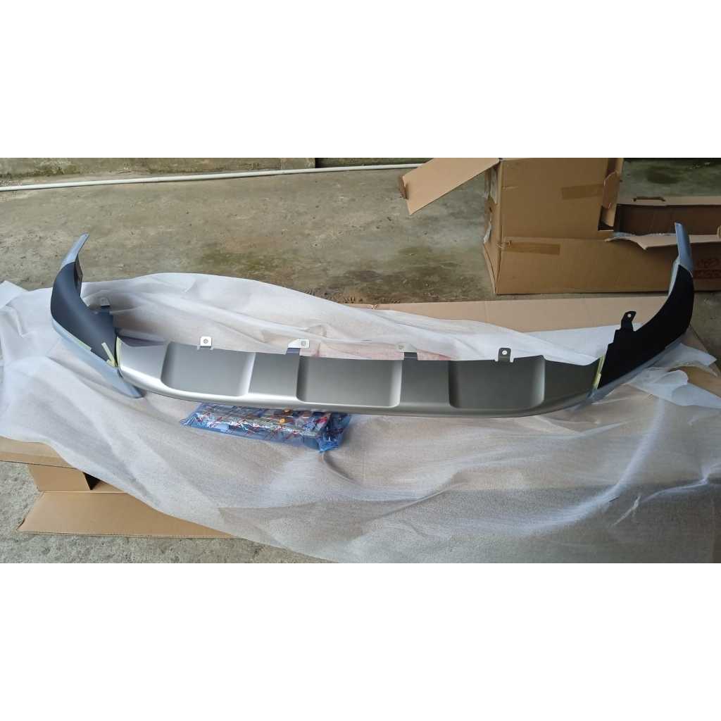 Jual Spoiler Bumper Depan Toyota Innova Zenix Modelista Set Include ...