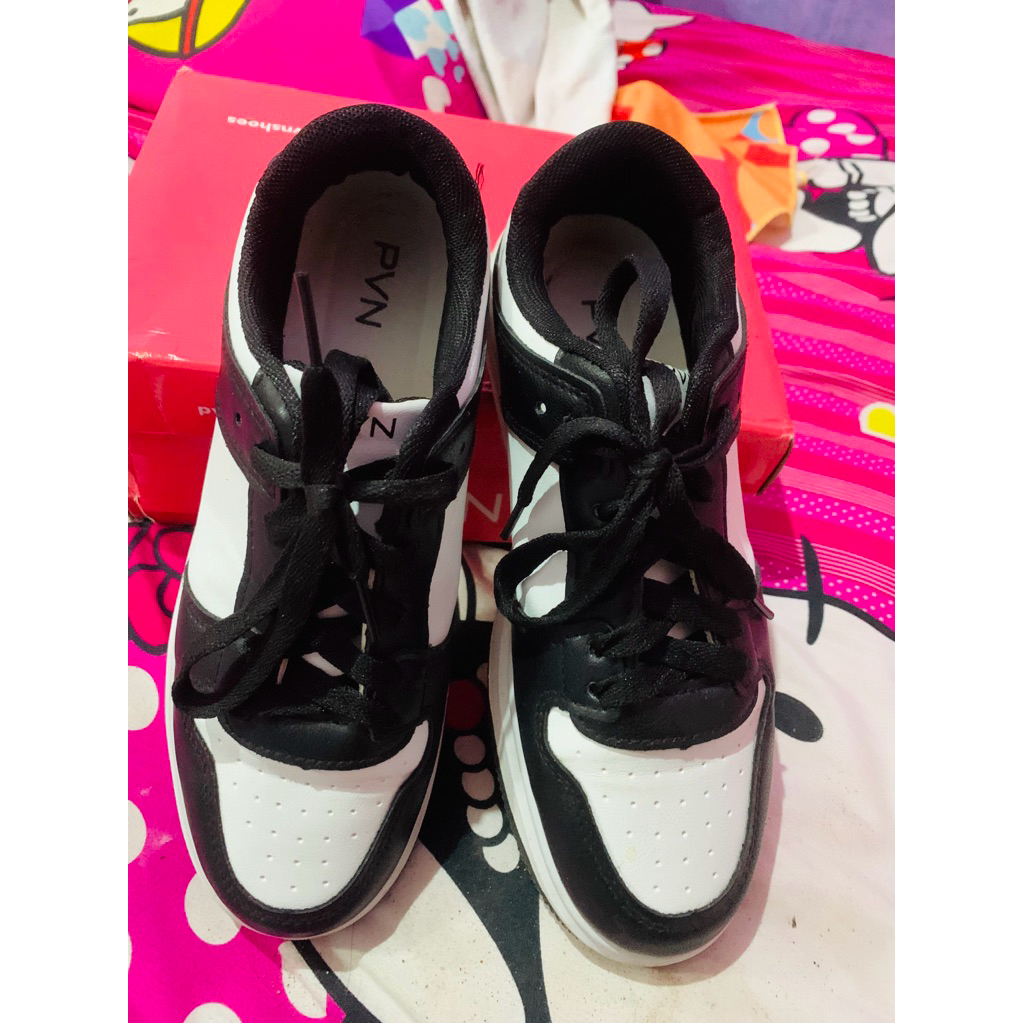 Jual PRELOVED SEPATU PANDA PVN PVN HITAM PUTIH SEPATU KECE SEPATU OOTD ...