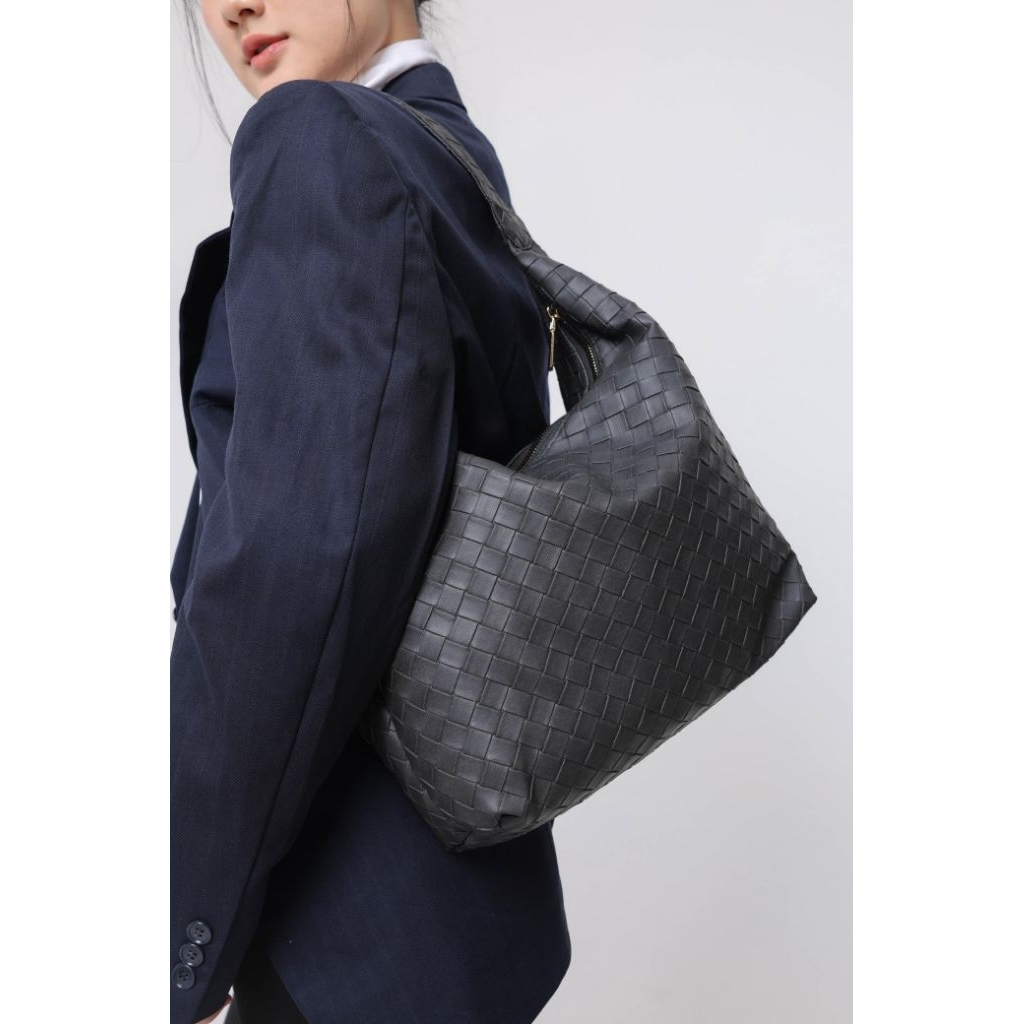 Jual Ganoa - Sonia hobo bag | everyday bag | tas cemplung | Shopee ...