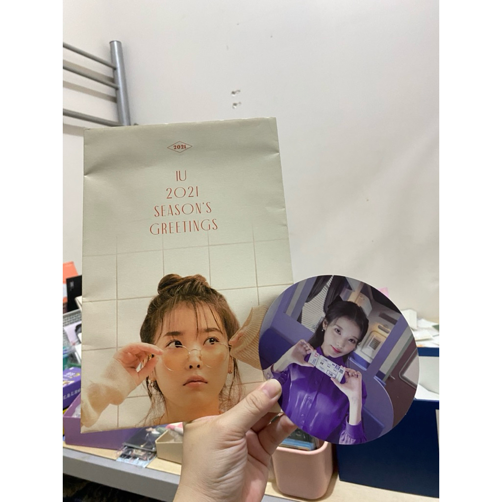 Jual lU OFFICIAL MERCH (RARE) | Shopee Indonesia