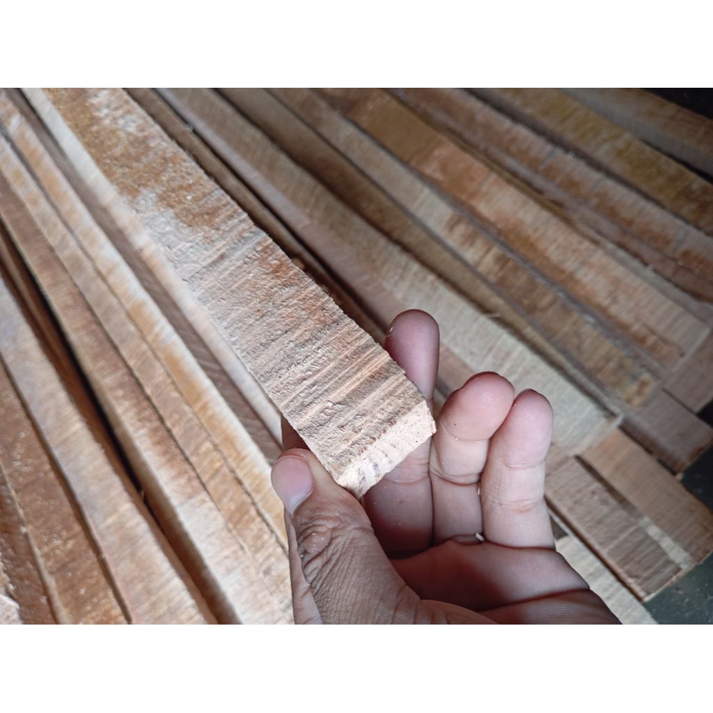 Jual kayu reng 2x3 kayu kampung (isi 10) panjang (80cm-100cm) | Shopee ...