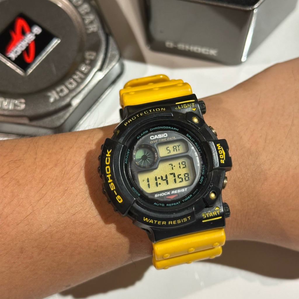 Jual GSHOCK DW-6300 Frogman Vintage First Gen Yellow Strap Black Dial ...