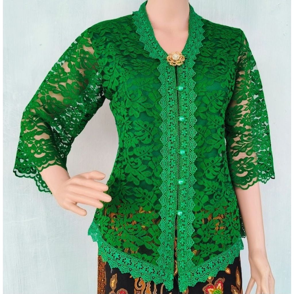 Jual Kebaya kartini model terbaru model Oval pakai renda bordir kancing ...
