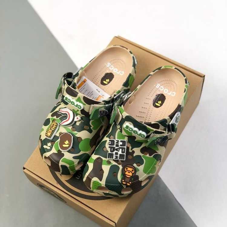 Crocs 迷彩柄 A Bathing Ape サンダル 260 ） crocs(クロックス) A