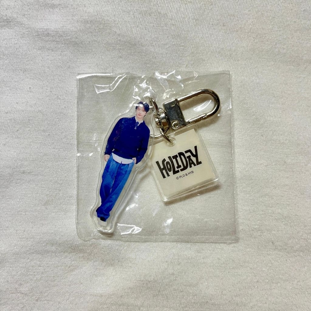 Jual [sealed] seventeen jun acrylic keyring keychain gacha holiday ...
