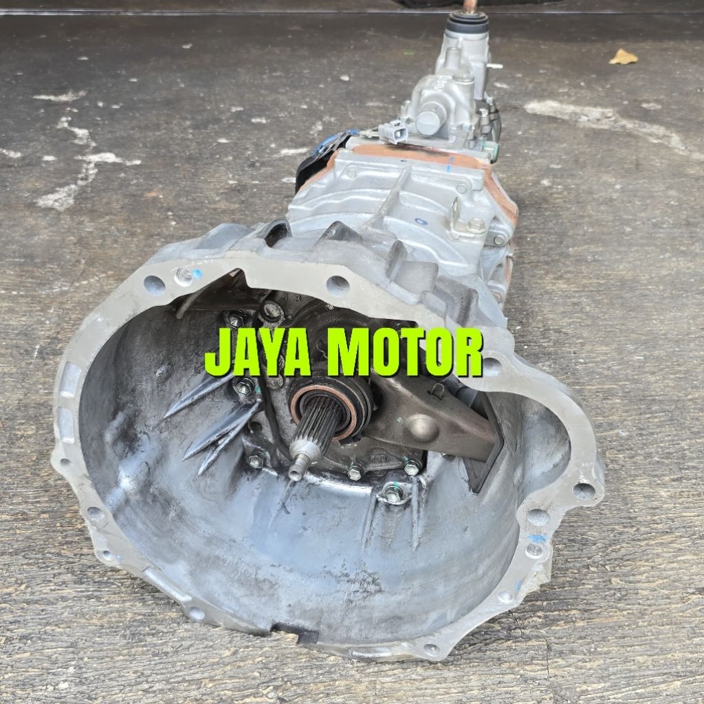 Jual Gearbox Transmisi Manual Toyota Innova Reborn Hilux Revo Bensin ...