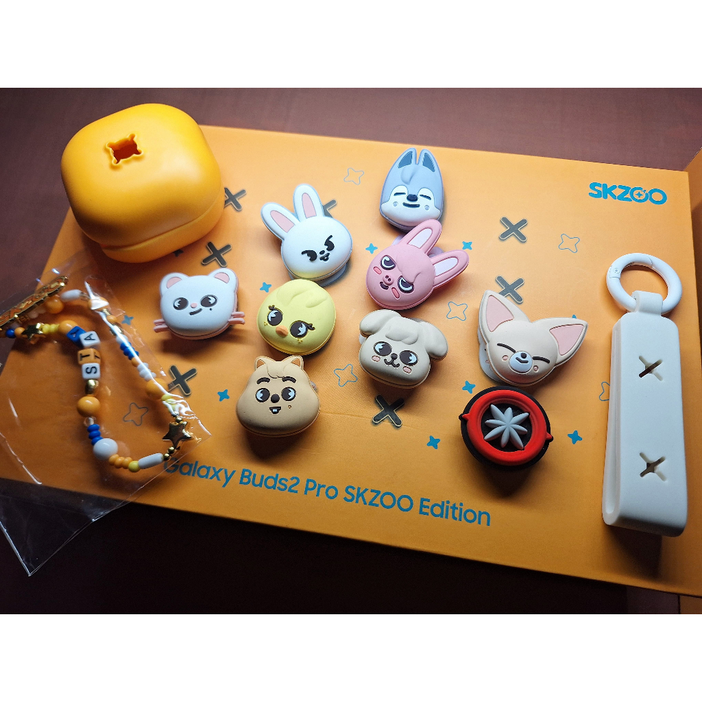 Jual [PRELOVED] Stray Kids x SLBS SKZOO Official Galaxy Buds2 PRO