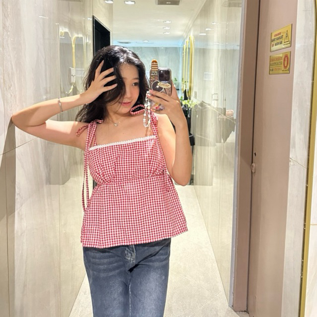 Jual Arrietty Top | Akirastudio | Atasan Tank Top Wanita Merah Piknik ...