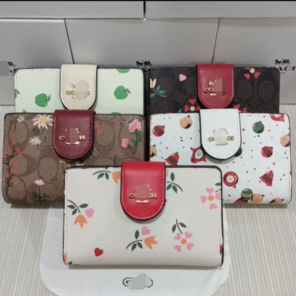 Jual Dompet wanita kancing emboss Signature with box | Shopee Indonesia