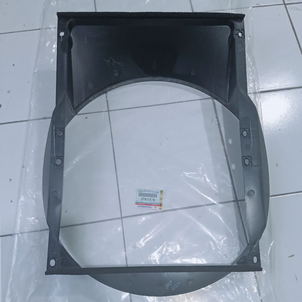 Jual SEBENG RADIATOR ML 337822 CANTER EURO 4 | Shopee Indonesia
