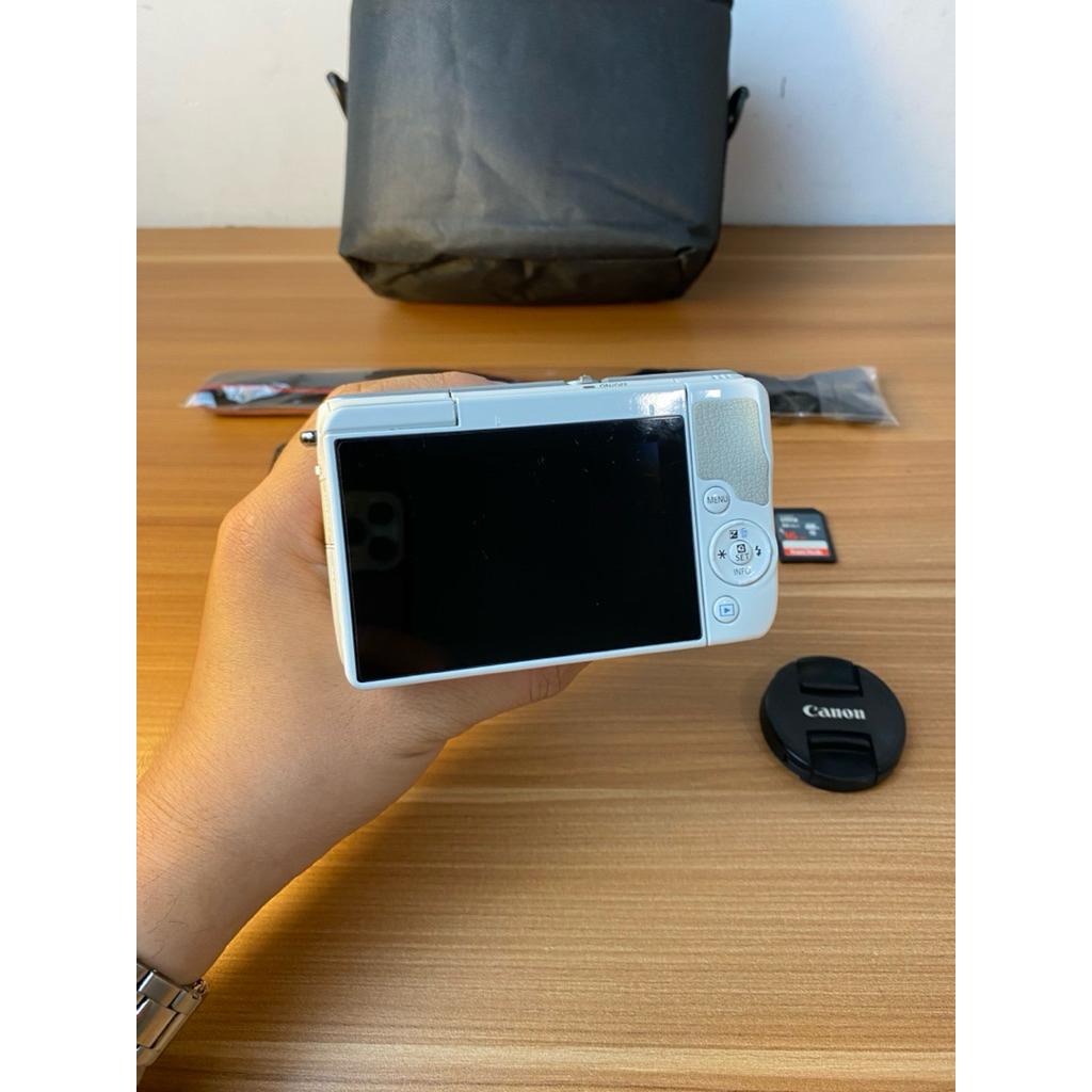 Jual Canon EOS M10 Kit Second | Shopee Indonesia