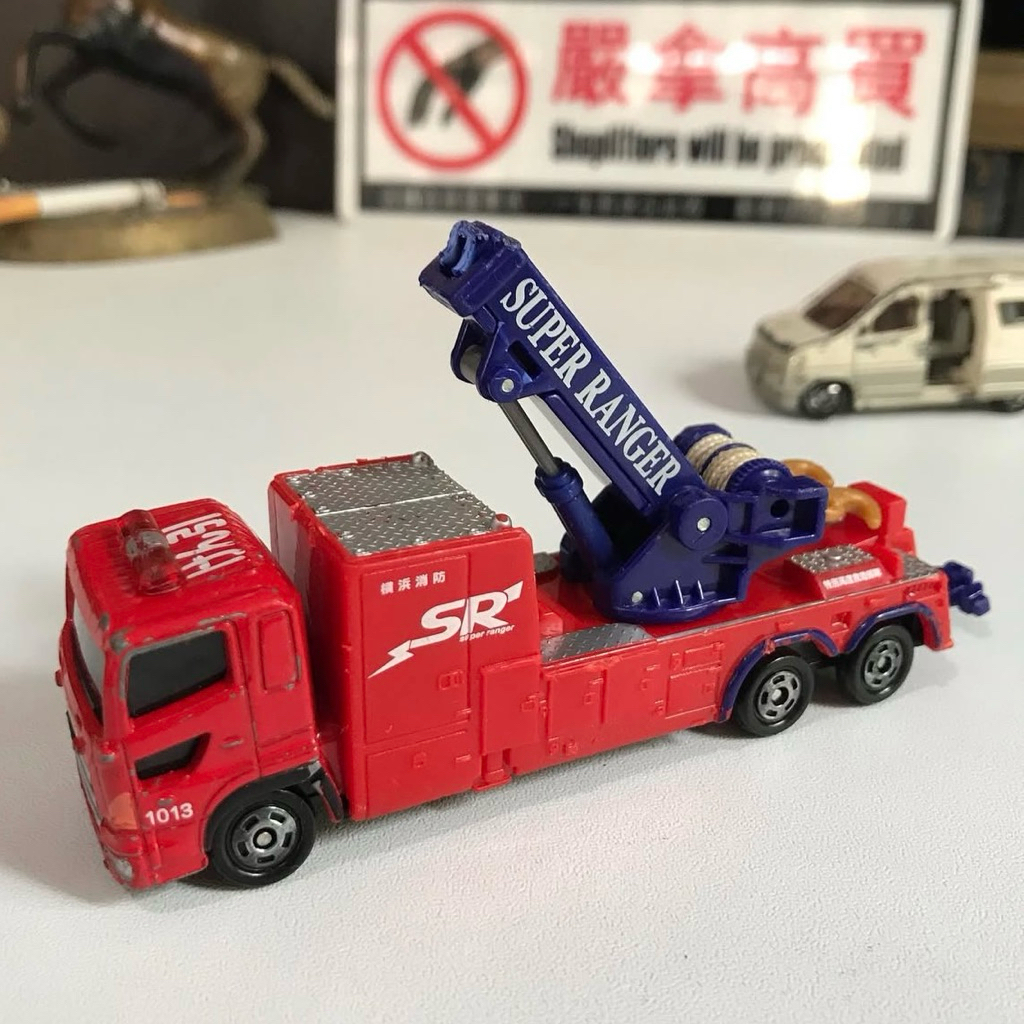 Jual Diecast ”Super Ranger - Hino Profia” dari Tomica (Crane PATAH ...