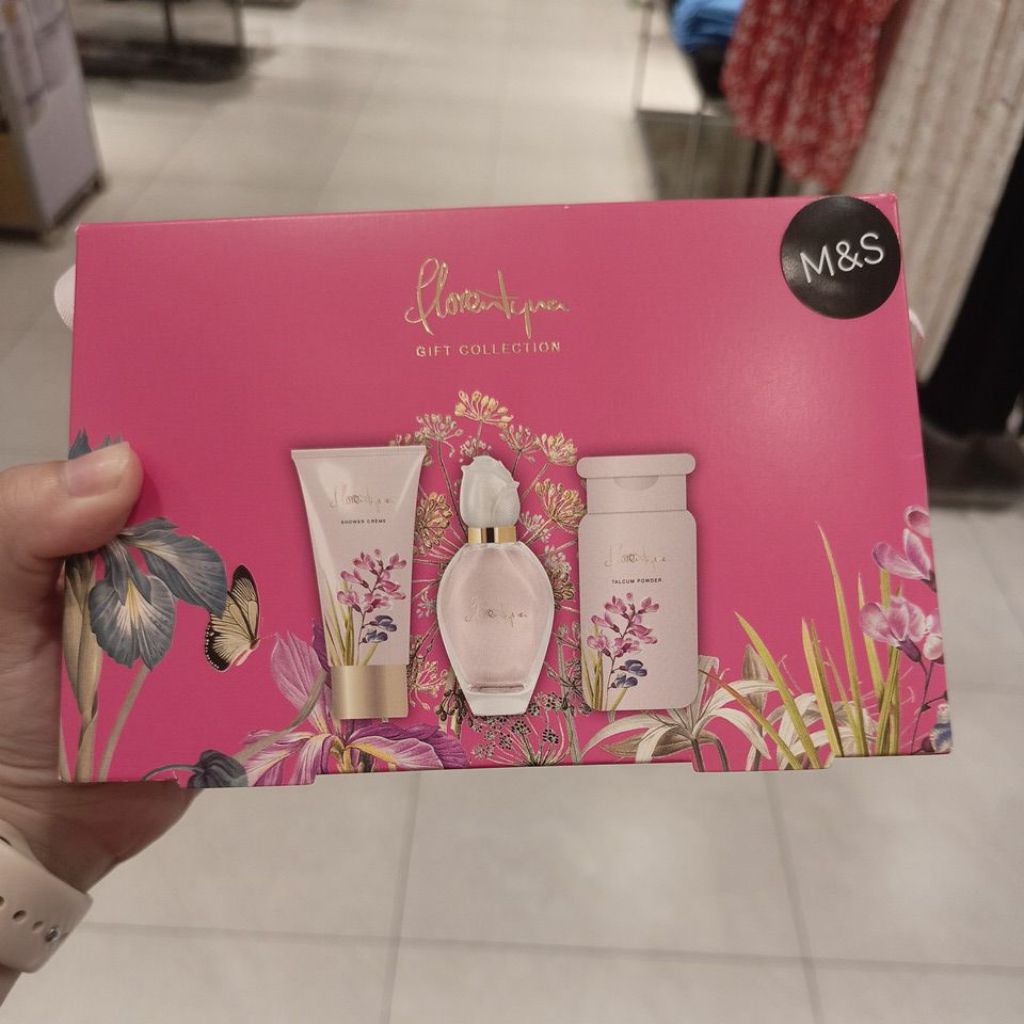 Lot De 7 Bodys Sans Manches Marks & Spencer En Coton Pur - Pour Bébé 2,3 Kg à 3 Ans - Motifs Variés - 7