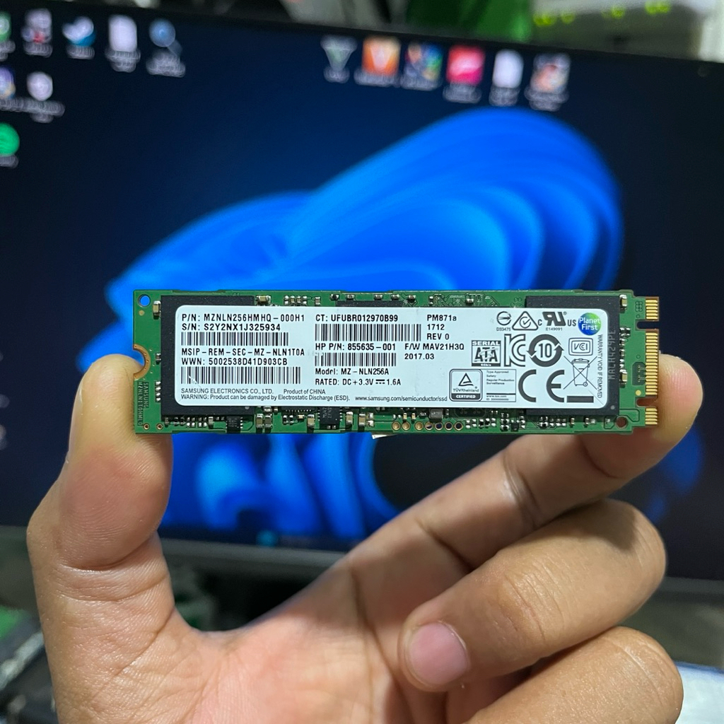Jual SSD M.2 SATA SAMSUNG 256GB SENTINEL 95% B&M KEY 2280 | Shopee ...