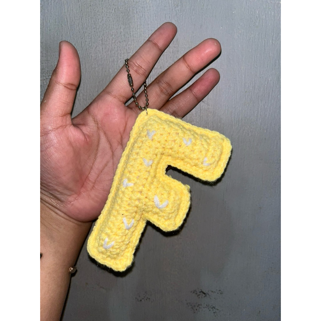 Jual Gantungan Kunci Huruf Rajut | Crochet Alphabet Keychain | Shopee ...