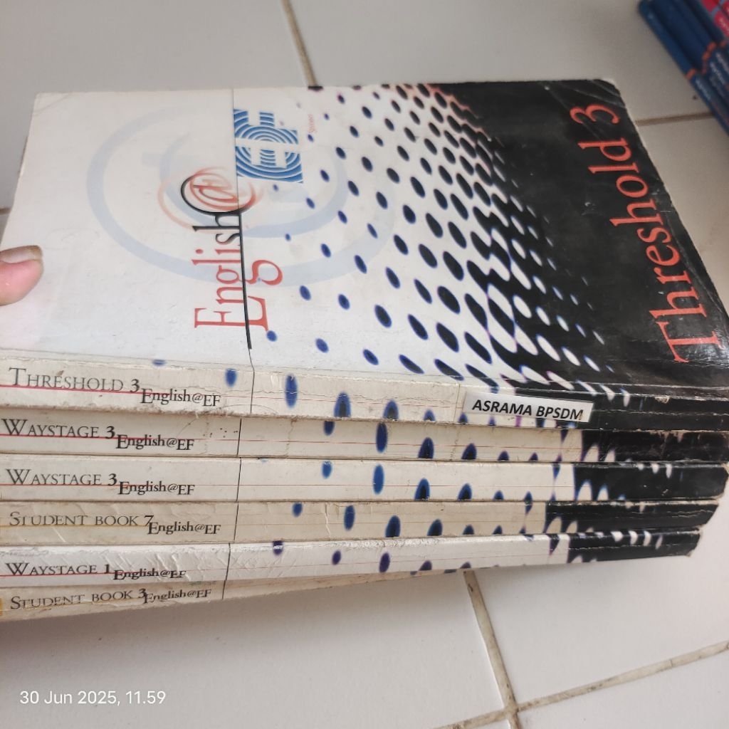 Jual BUKU EF ENGLISH@ STUDENT BOOK ORIGINAL | Shopee Indonesia