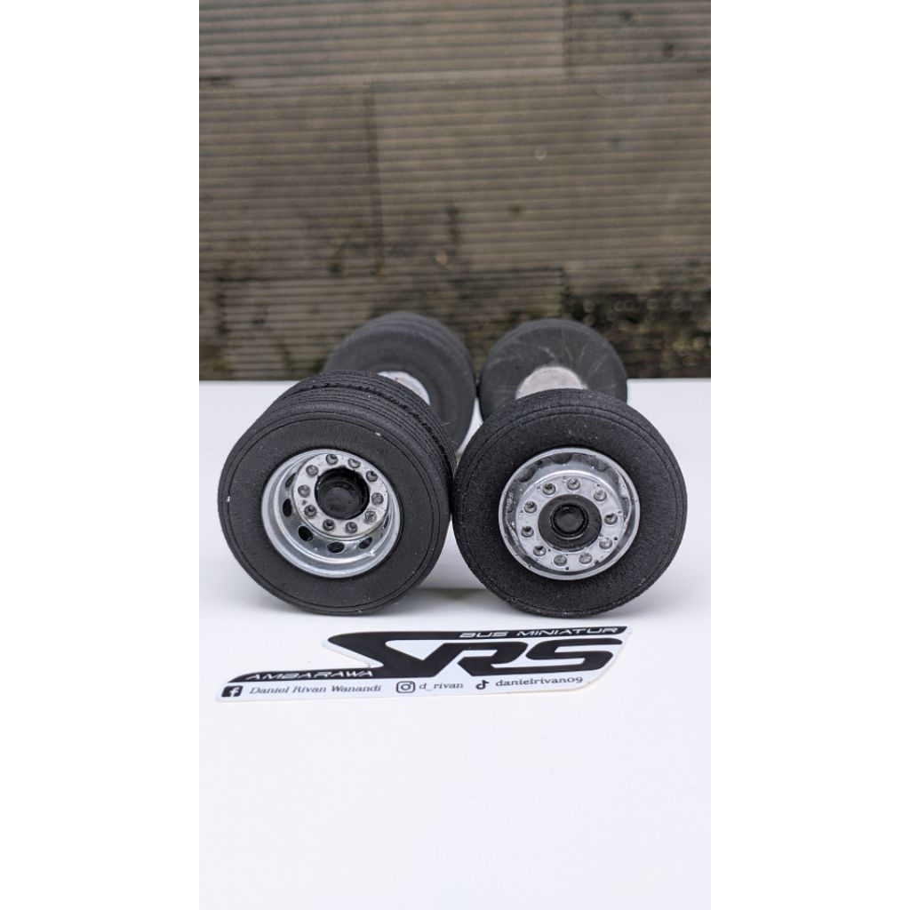 Jual Roda Miniatur Bus RKC skala 1:30 Model Standar | Shopee Indonesia