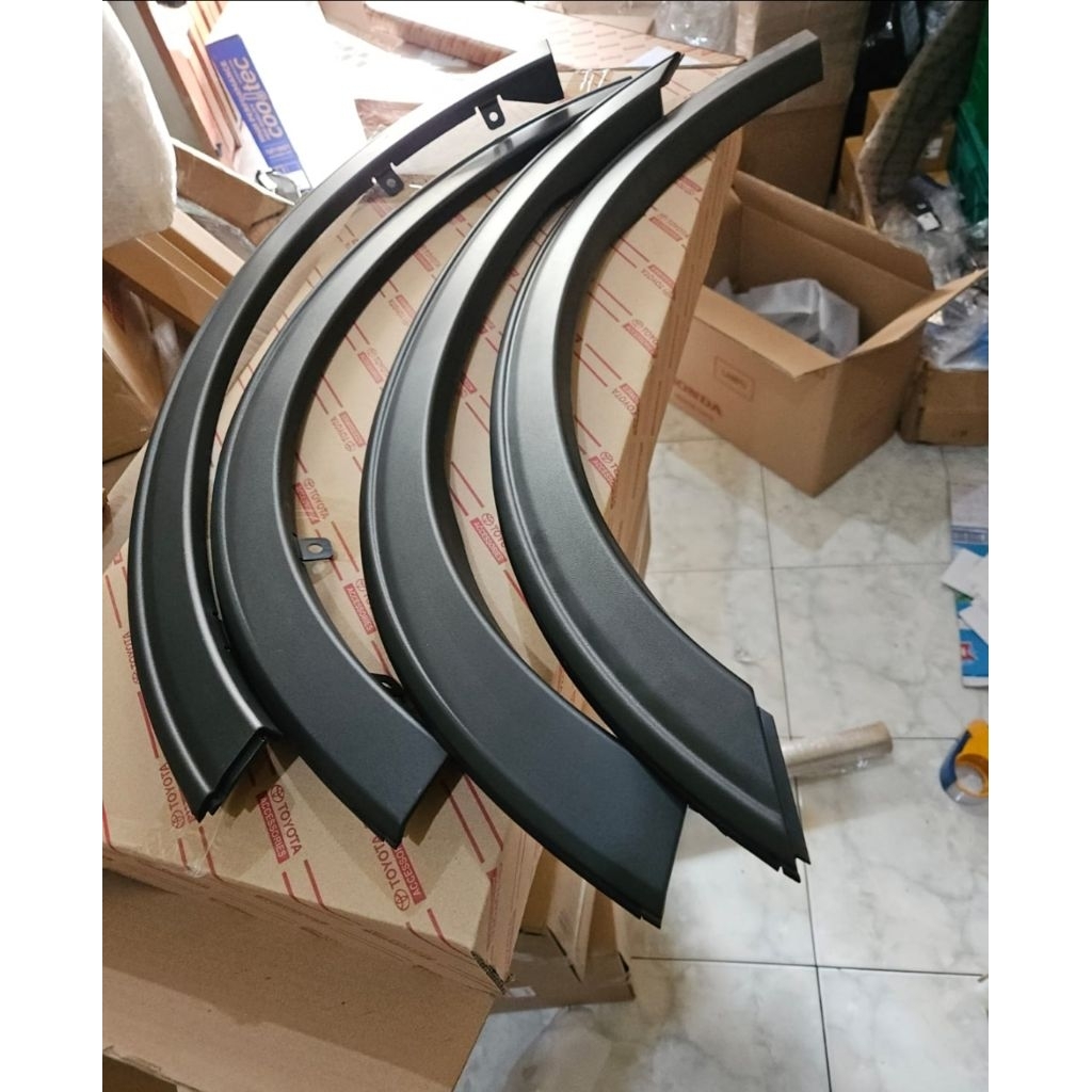 Jual spoiler over fender body kit fender innova reborn venturer 2020 ...