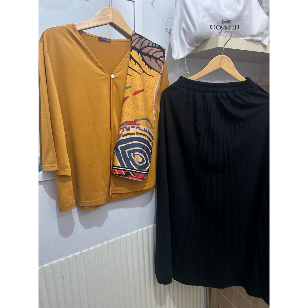 Jual Preloved Maput- One set Baju free hijab | Shopee Indonesia