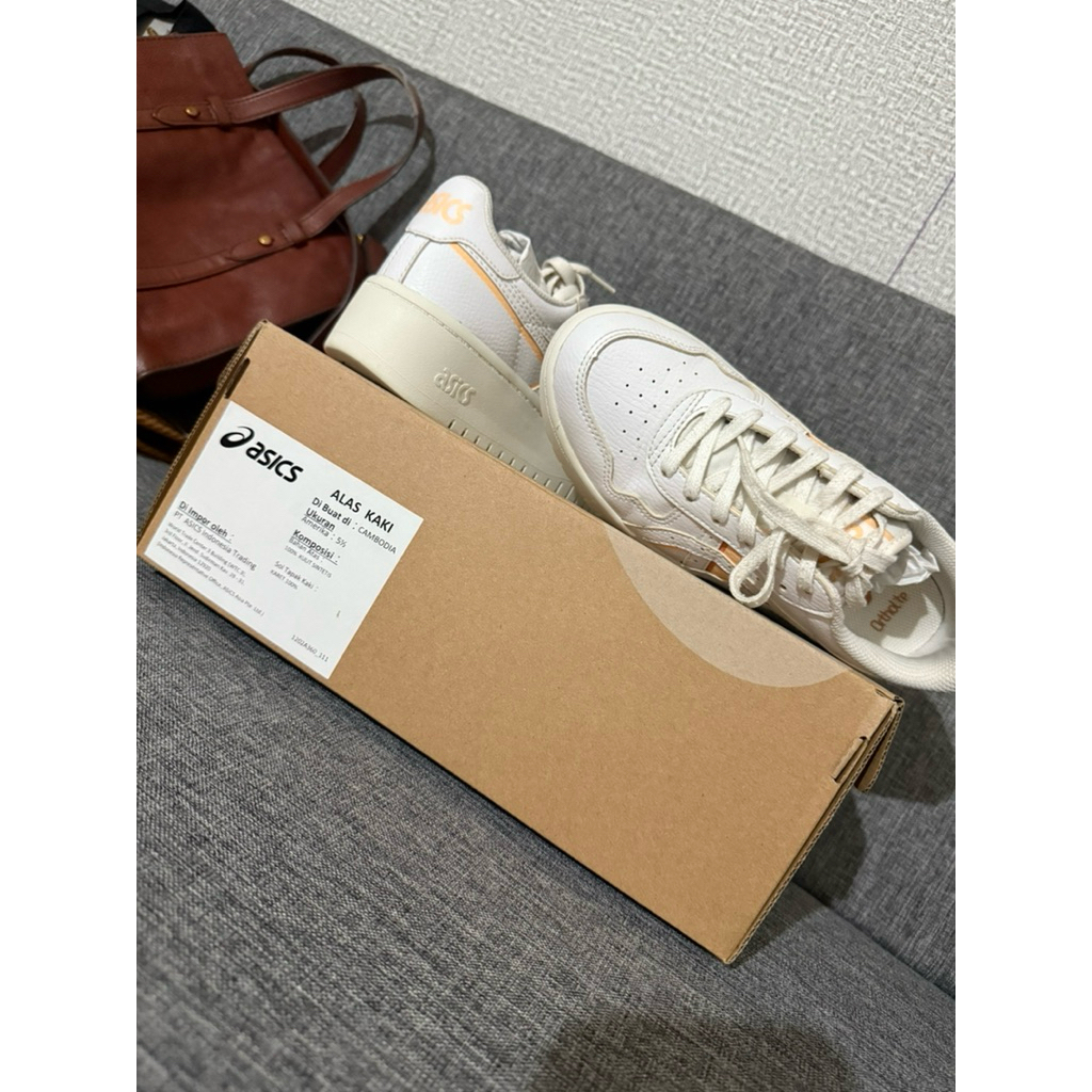 Jual As*ics Sneakers Preloved White 5.5 (original) | Shopee Indonesia