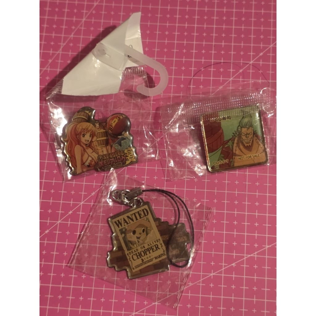 Jual One piece op keychain gantungan kunci metal strap pin official ...