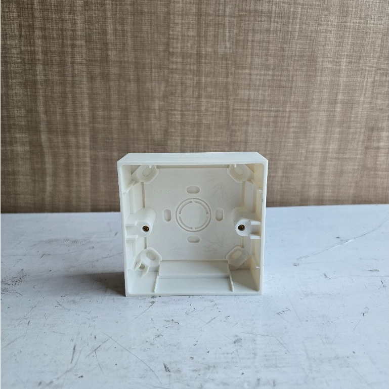Jual BOSS Outbowdus Outbow 1 Gang Surface Plastic Box B238 | Shopee ...