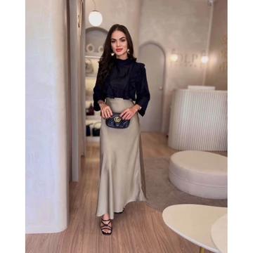 Rok Satin Silk Mermaid A Line Maxi Premium Anggun Flowy Look Korean Elegan Warna Ivory Champagne