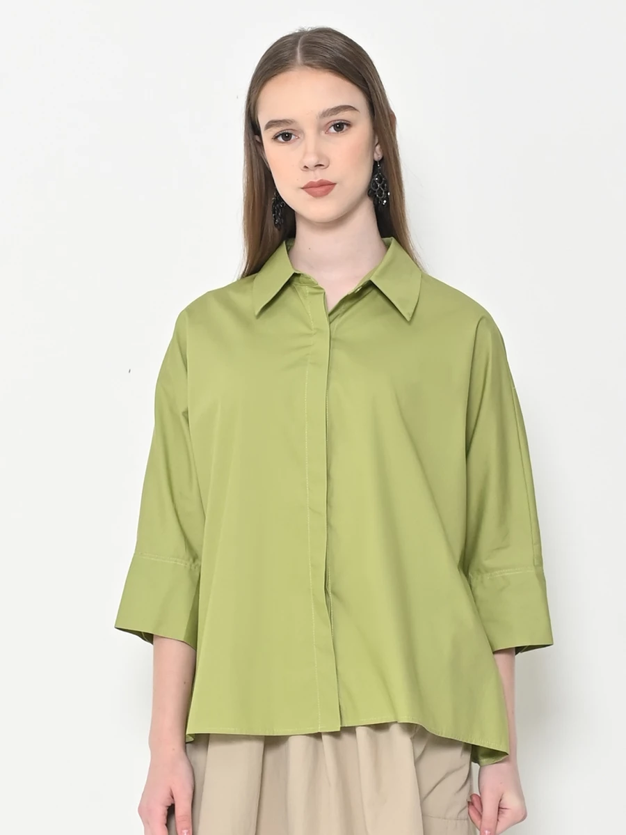  Relaxed Fit Collared Top