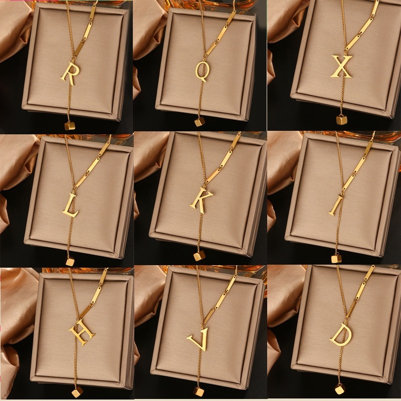 Kalung Titanium Wanita Zavira Huruf A–Z Cube Panjang Adjustable Anti Karat Korean Style A01–Z26