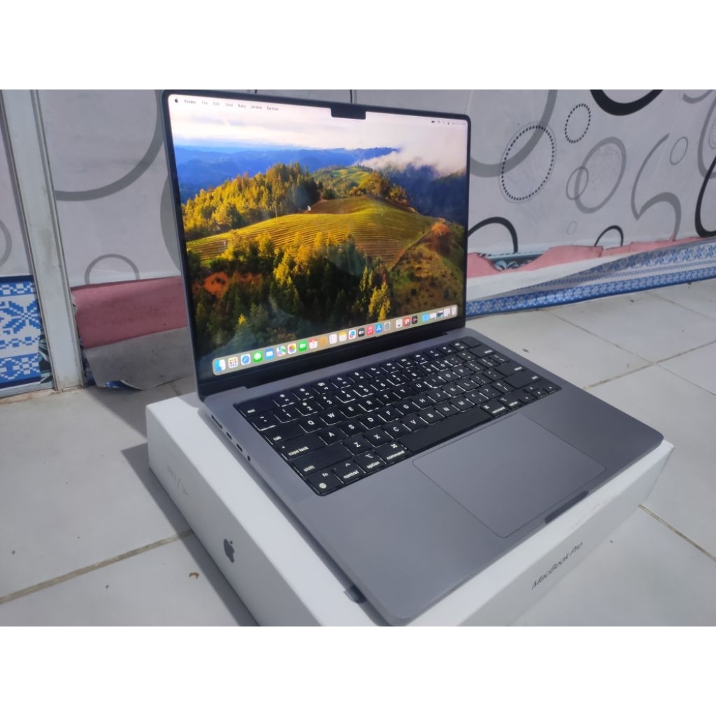Jual Macbook pro M1 pro 14 inch ram 16 /1Tb Fullset mulus normal ...
