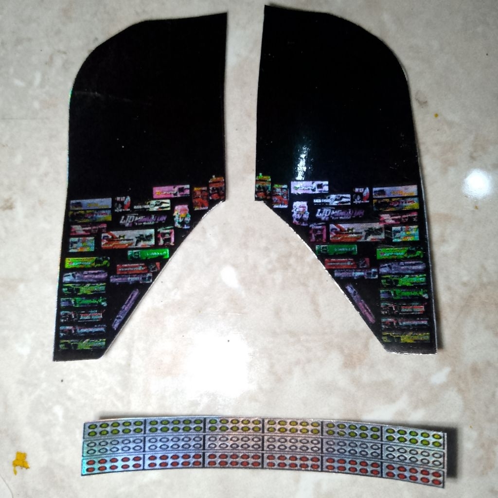 Jual stiker kaca miniatur bus rkc 1 set bonus stiker lampu | Shopee ...