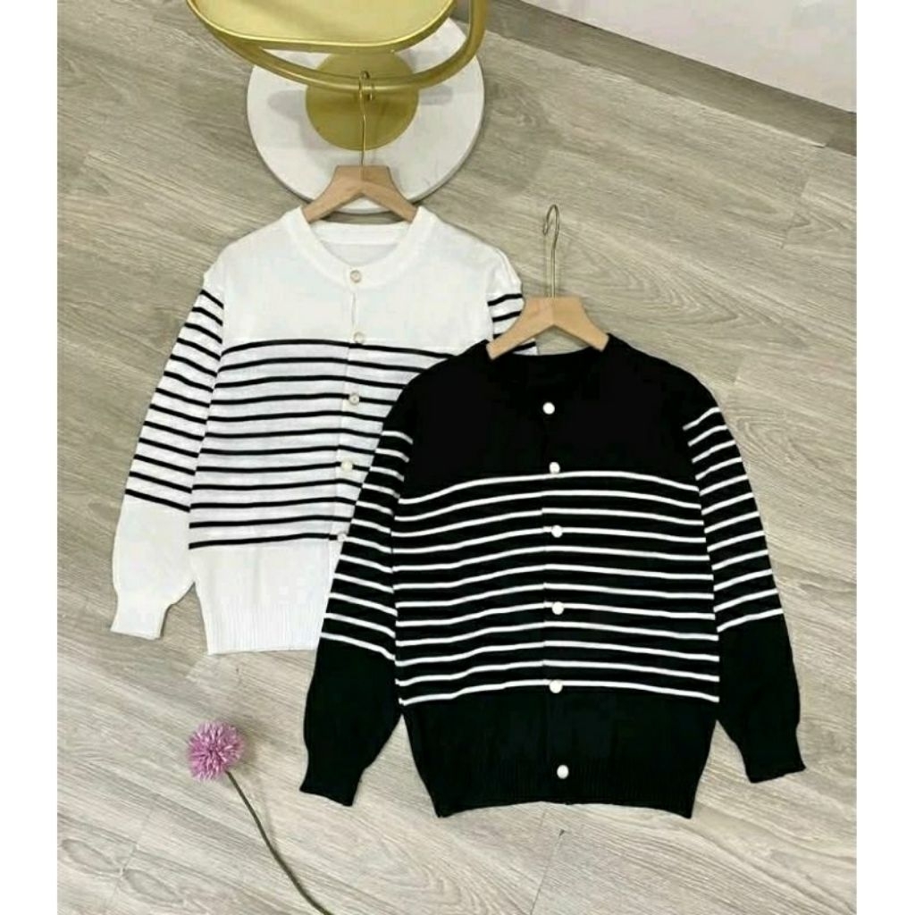 Jual CARDIGAN RAJUT KANCING STRIP | Shopee Indonesia
